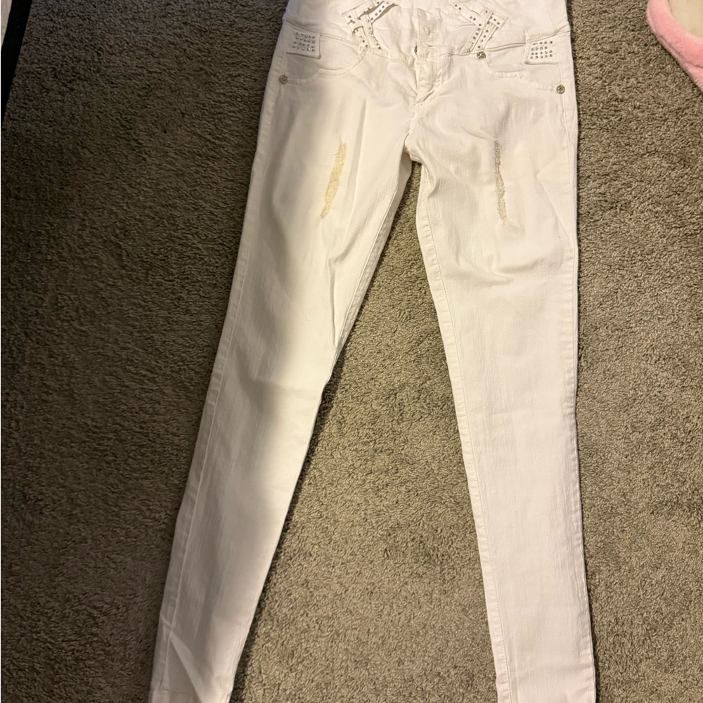 White Skinny Jeans with Distressed Details Colombian butt lift Jeans